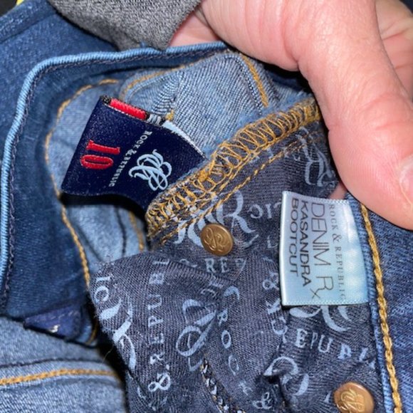 Rock & Republic Kasandra Stretch Bootcut Jeans - Picture 6 of 9